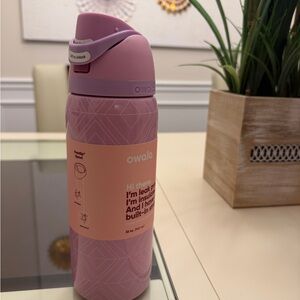 Owala 32oz wicked Pink Water Bottle